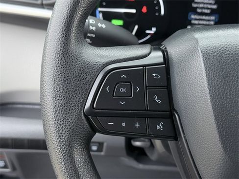 Certified 2024 Toyota Sienna LE image 31