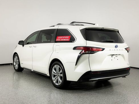 Used 2021 Toyota Sienna Platinum image 11