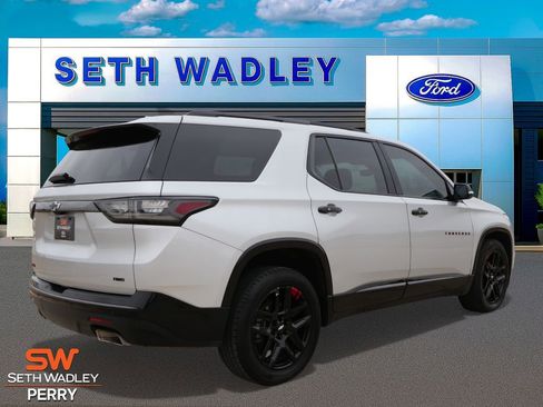 Used 2021 Chevrolet Traverse Premier w/ Redline Edition image 8