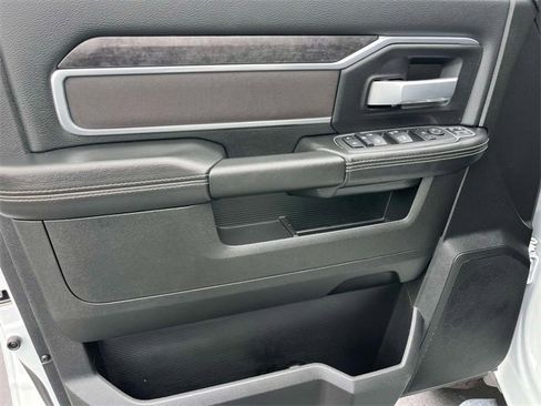 Used 2024 RAM 3500 Big Horn image 25