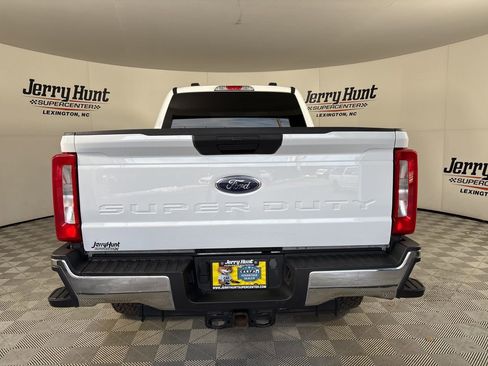 Used 2024 Ford F250 XLT w/ FX4 Off-Road Package image 5
