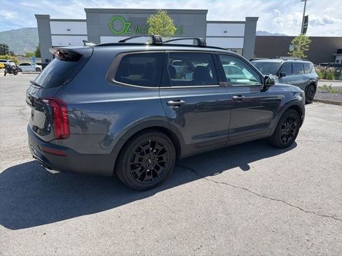 Certified 2022 Kia Telluride EX w/ EX Premium Package AWD/4WD image 4