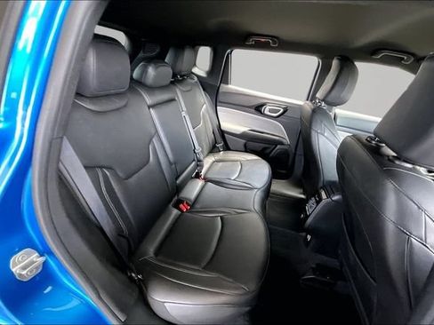 Used 2025 Jeep Compass Limited AWD/4WD image 17