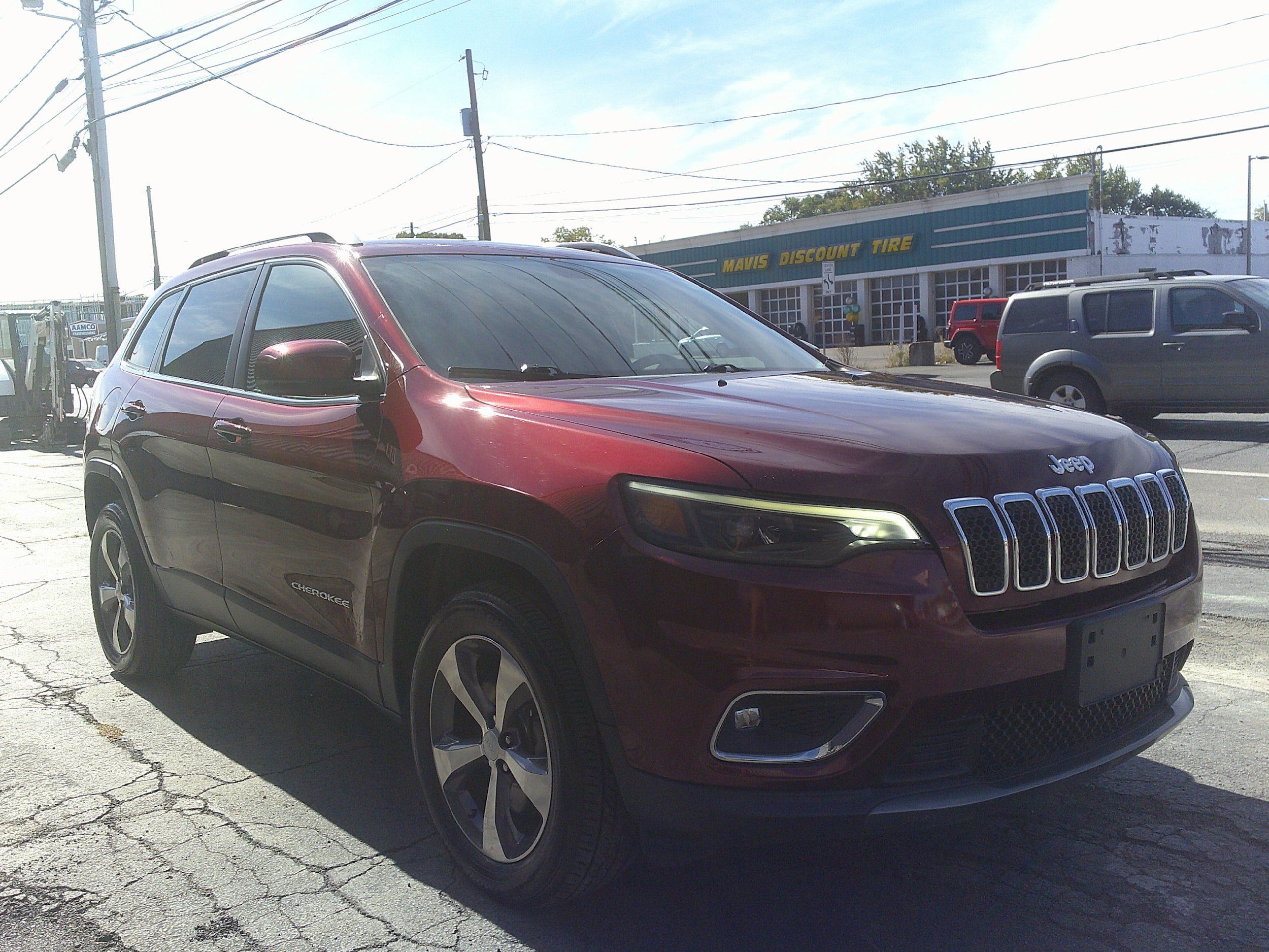 Used 2019 Jeep Cherokee Limited AWD/4WD image 10