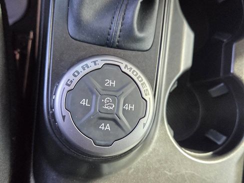 Used 2023 Ford Bronco Badlands image 23