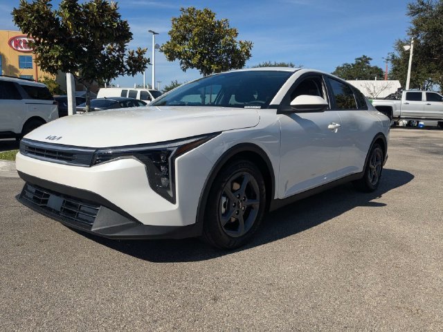 New 2026 Kia K4 FWD image 2