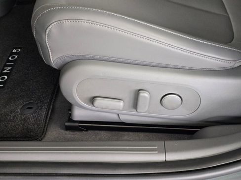 New 2025 Hyundai Ioniq 5 SEL image 18