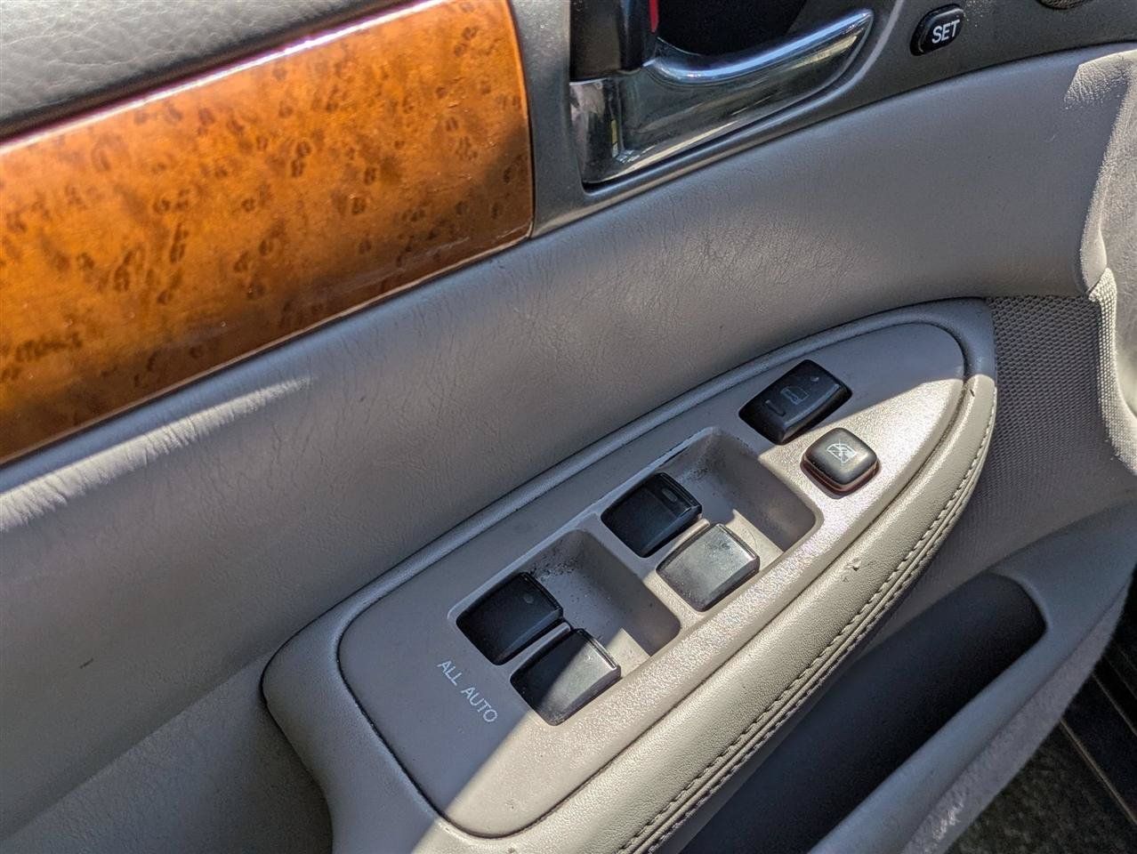 Used 2005 Lexus ES 330 FWD image 12