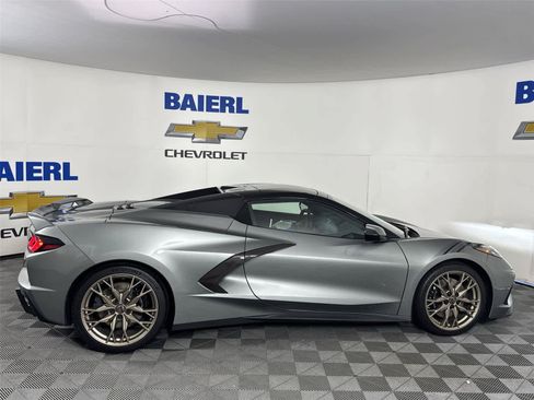 Used 2023 Chevrolet Corvette Stingray Premium Conv w/ Z51 Performance Package RWD image 6