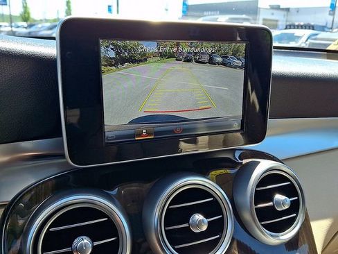 Used 2019 Mercedes-Benz GLC 300 4MATIC image 32