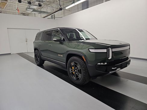 Used 2023 Rivian R1S Adventure image 7