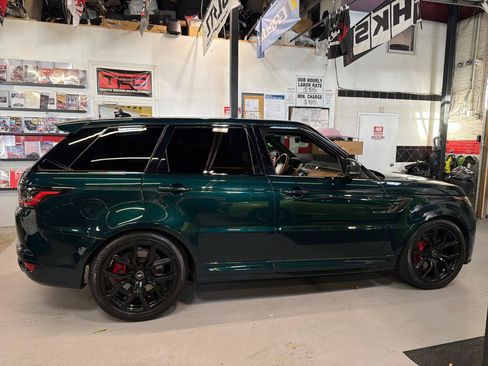 Used 2022 Land Rover Range Rover Sport SVR AWD/4WD image 4