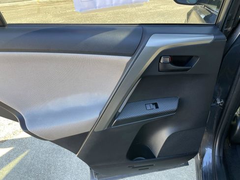 Used 2014 Toyota RAV4 LE image 34