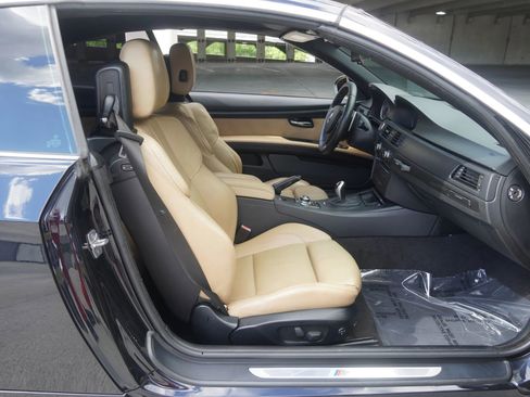 Used 2011 BMW M3 Convertible RWD image 3