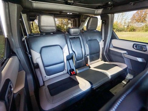 Used 2023 Ford Bronco Wildtrak image 33