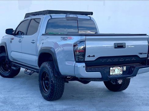 Used 2017 Toyota Tacoma TRD Pro AWD/4WD image 4