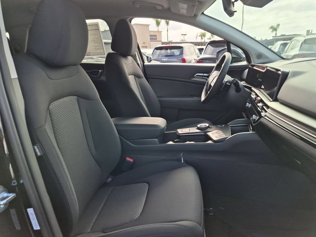 New 2027 Kia Sportage LX FWD image 28