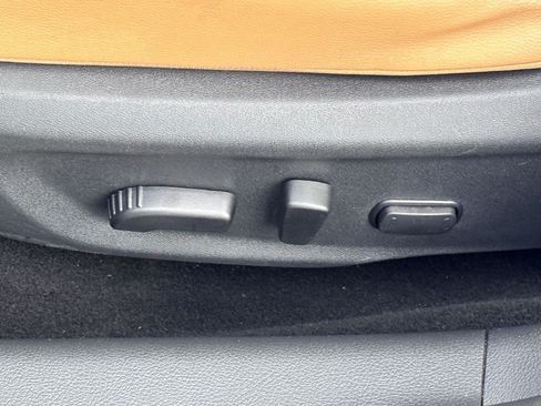 Used 2023 Nissan Sentra SV w/ SV Premium Package FWD image 19