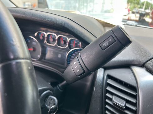 Used 2019 Chevrolet Suburban LT RWD image 8