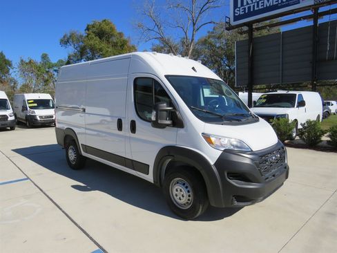 Used 2025 RAM ProMaster 2500 FWD image 2