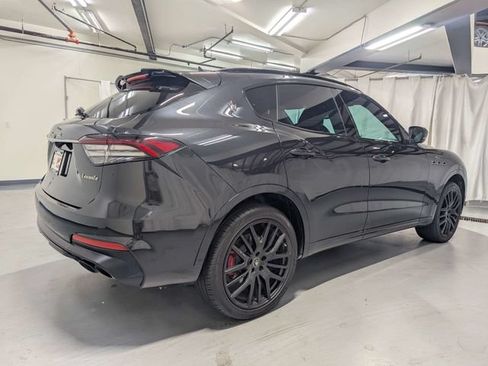 Used 2022 Maserati Levante GT AWD/4WD image 4