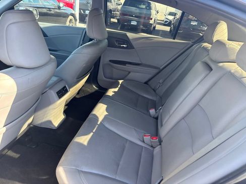 Used 2017 Honda Accord EX-L image 11