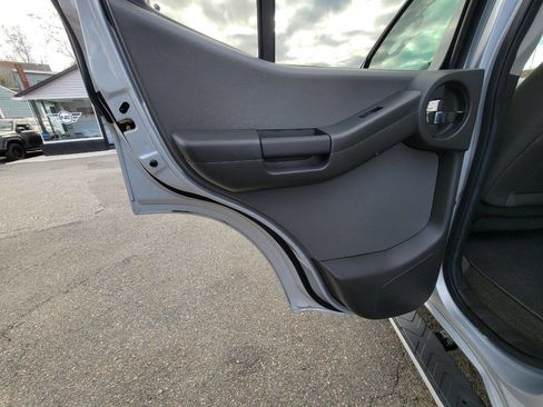 Used 2011 Nissan Xterra S w/ Protection Pkg image 24