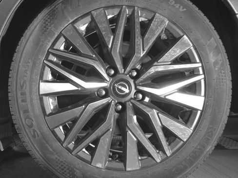 Used 2025 Nissan Altima 2.5 SV FWD image 16