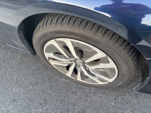 Used 2019 Honda Accord EX image 4