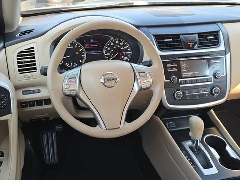 Used 2016 Nissan Altima 2.5 S w/ Power Driver Seat Package FWD image 11