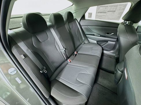 Certified 2025 Hyundai Elantra SE image 26