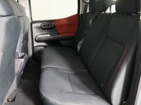 Used 2022 Toyota Tacoma TRD Sport image 16