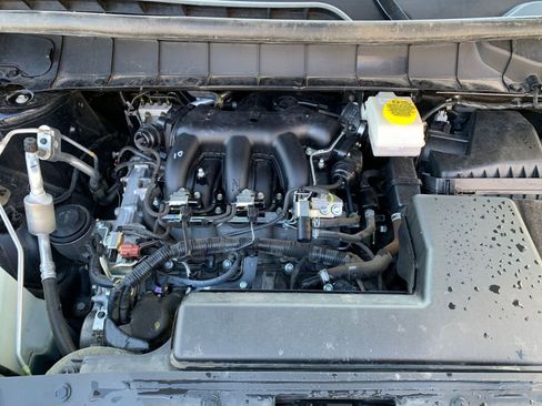 Used 2025 Nissan Pathfinder SV image 34