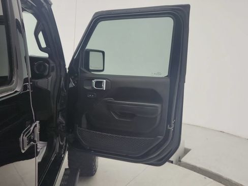 Used 2023 Jeep Wrangler Unlimited Sport w/ Sun And Sound Package AWD/4WD image 16