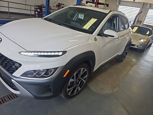 Used 2023 Hyundai Kona Limited w/ Cargo Package FWD image 4