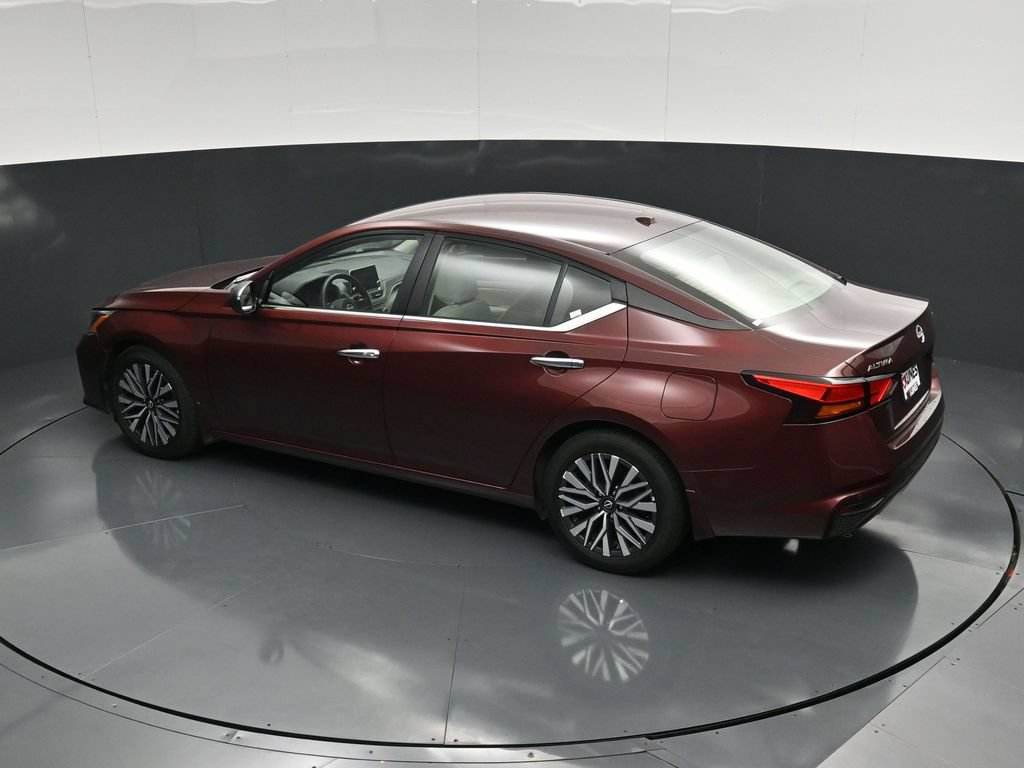 Used 2024 Nissan Altima 2.5 SV FWD image 40