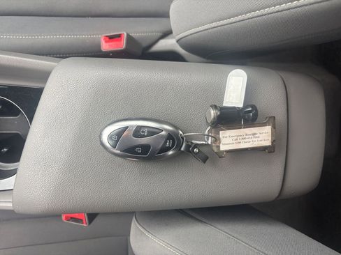 Used 2025 Hyundai Elantra SEL FWD image 22