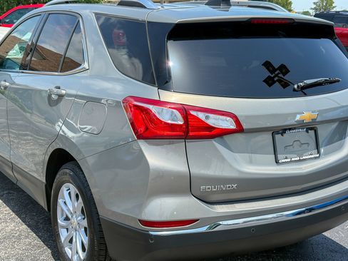Used 2018 Chevrolet Equinox LT w/ Sun & Infotainment Package FWD image 11