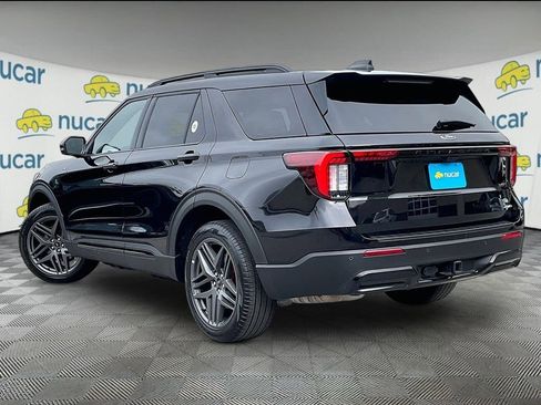 Used 2025 Ford Explorer ST-Line w/ ST-Line Street Pack AWD/4WD image 4