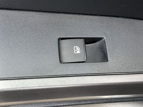 Used 2017 Toyota Tacoma TRD Sport image 29