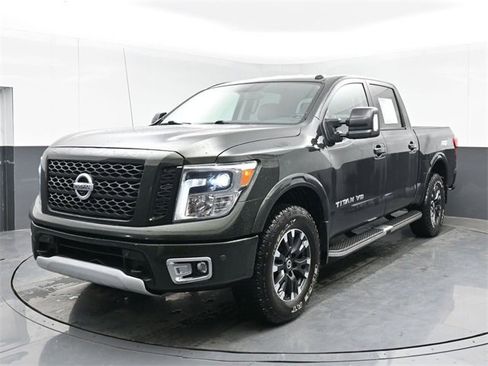 Used 2019 Nissan Titan PRO-4X w/ Pro-4x Convenience Package image 5