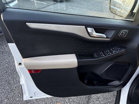 Used 2020 Ford Escape SEL image 10