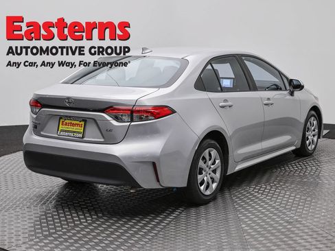 Used 2024 Toyota Corolla LE FWD image 5