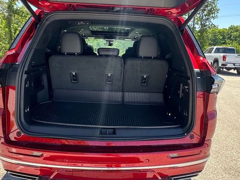 Used 2026 Buick Enclave Avenir w/ Super Cruise Package FWD image 5