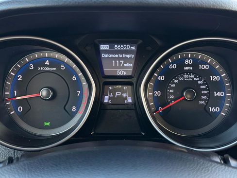 Used 2013 Hyundai Elantra GT w/ Tech Pkg image 3