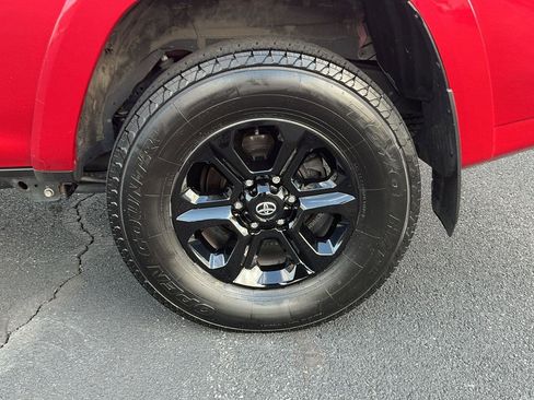 Certified 2022 Toyota 4Runner SR5 Premium AWD/4WD image 11