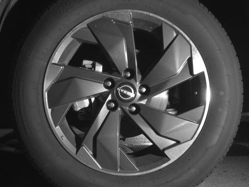 Used 2025 Nissan Rogue SV image 12