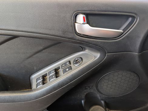 Used 2018 Kia Forte LX FWD image 11