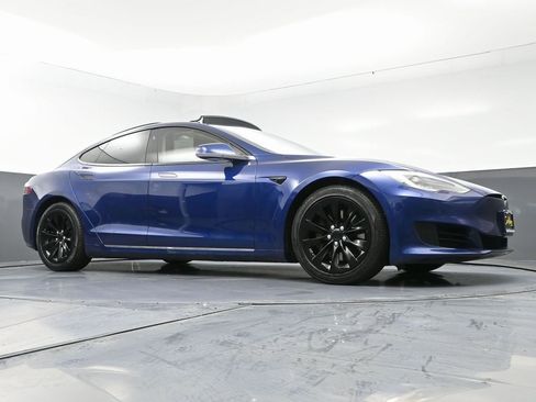 Used 2018 Tesla Model S 75D image 52