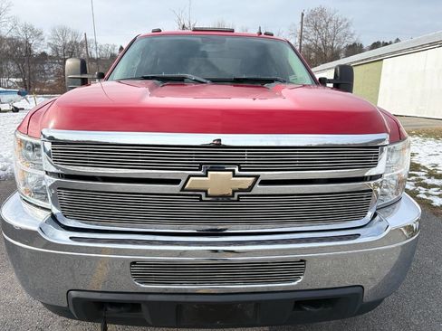 Used 2011 Chevrolet Silverado 2500 LT w/ Interior Plus Package image 2